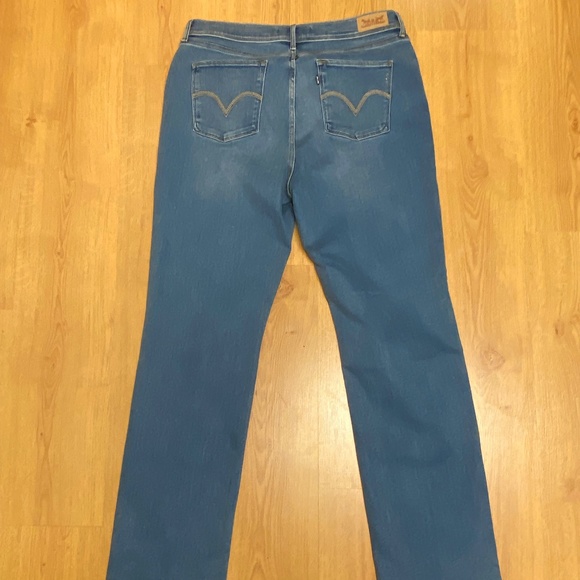 Levis perfectly slimming straight leg - Picture 2 of 5